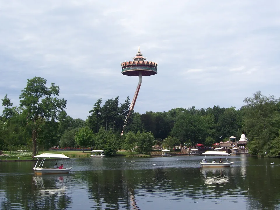 De Pagode in de Efteling op een oudere foto