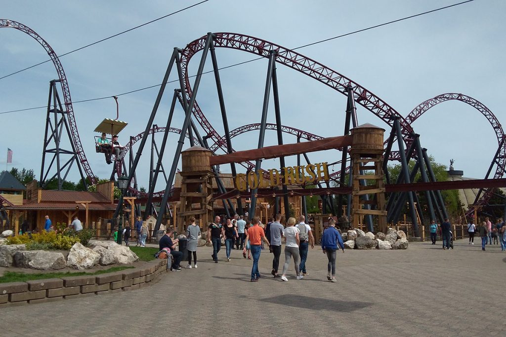 De waterattractie Ripsaw Falls in Slagharen